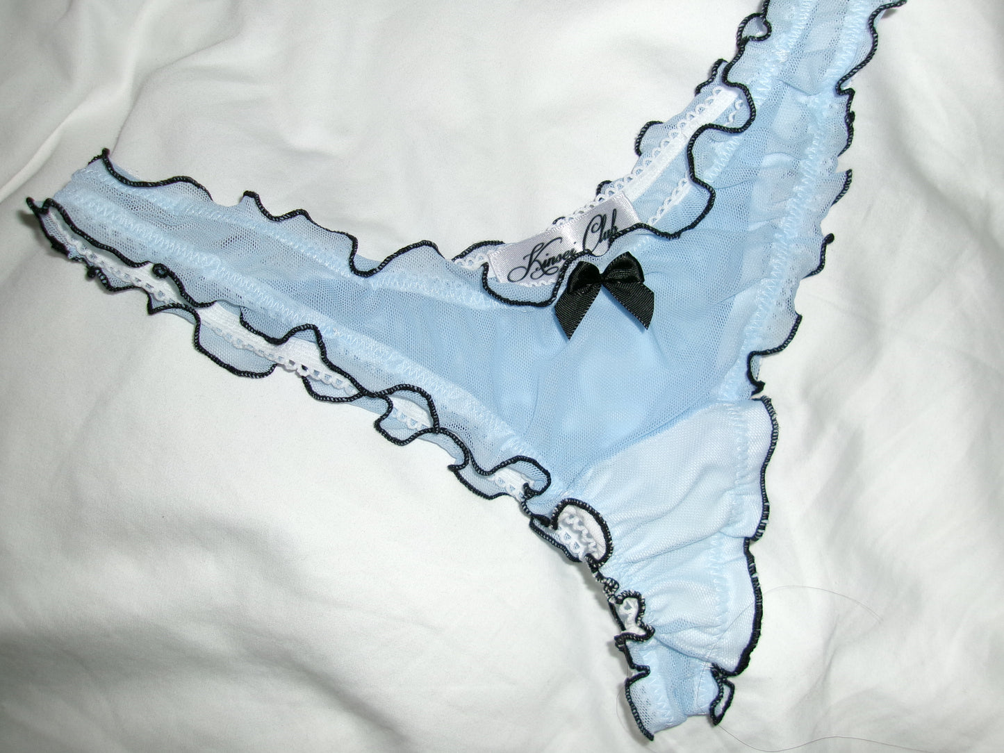 おやすみ Oyasumi Ruffle Thong in Blue and Black