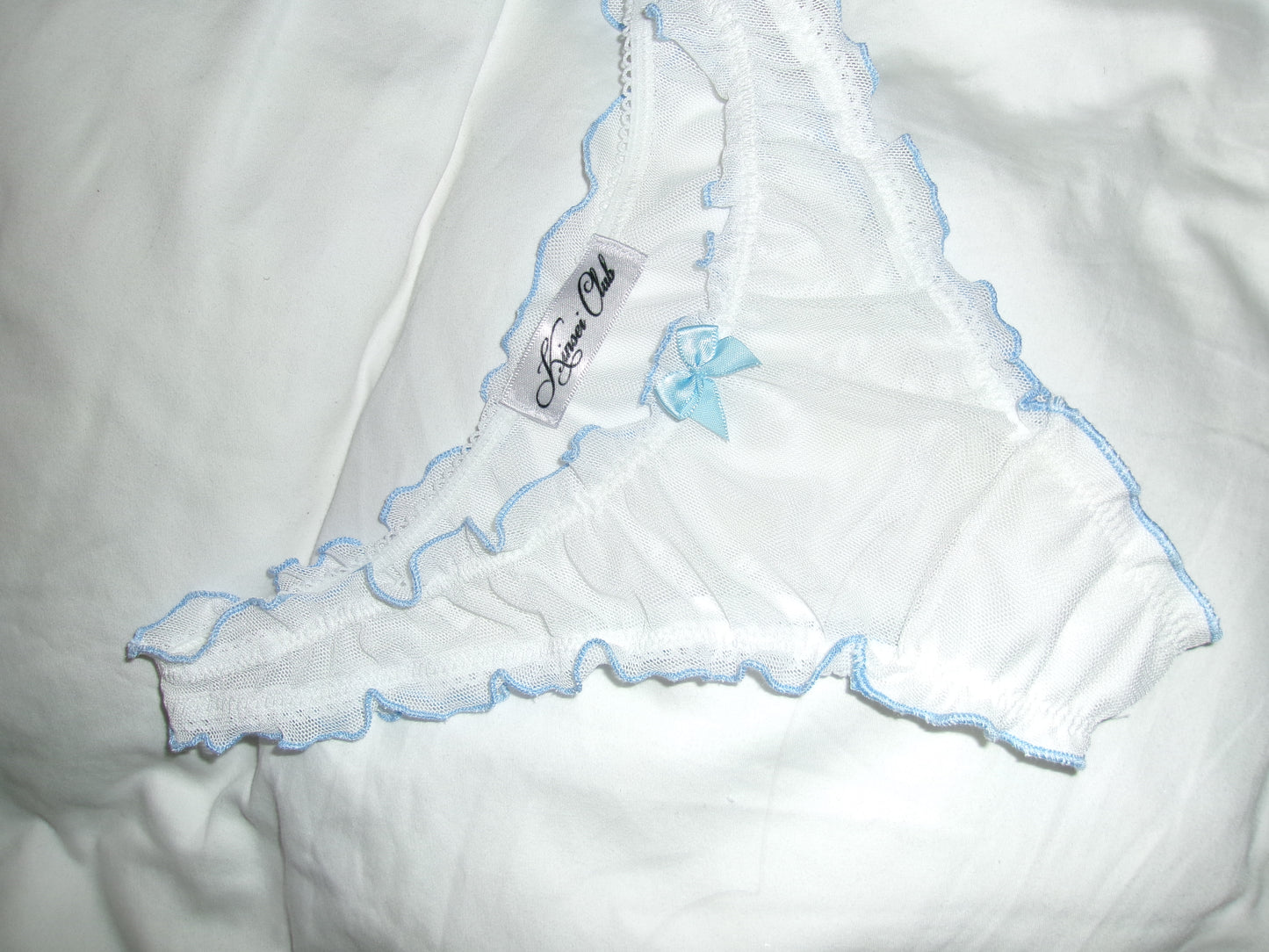 おやすみ Oyasumi Ruffle Thong in White and Blue