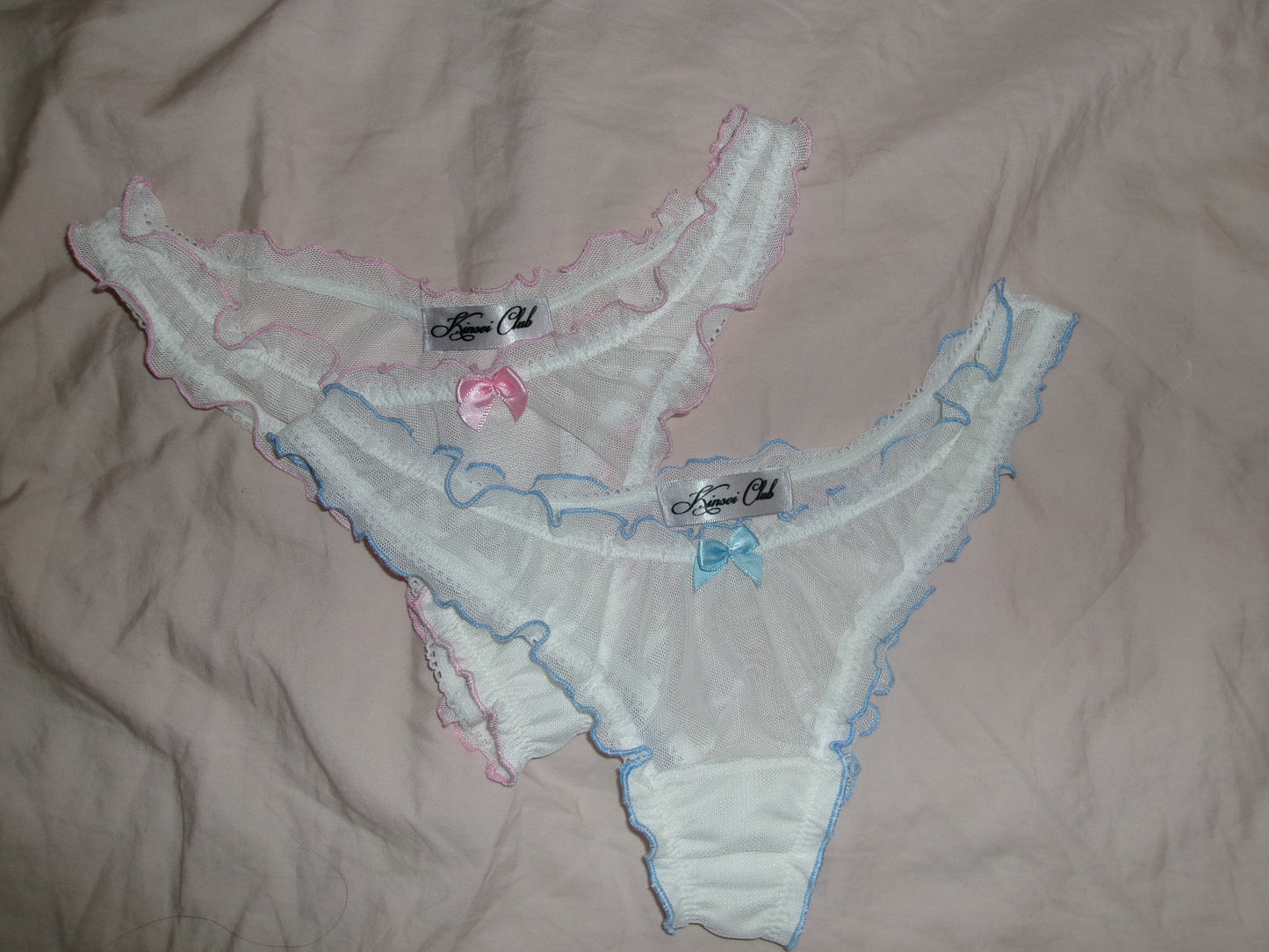 おやすみ Oyasumi Ruffle Thong in White and Blue