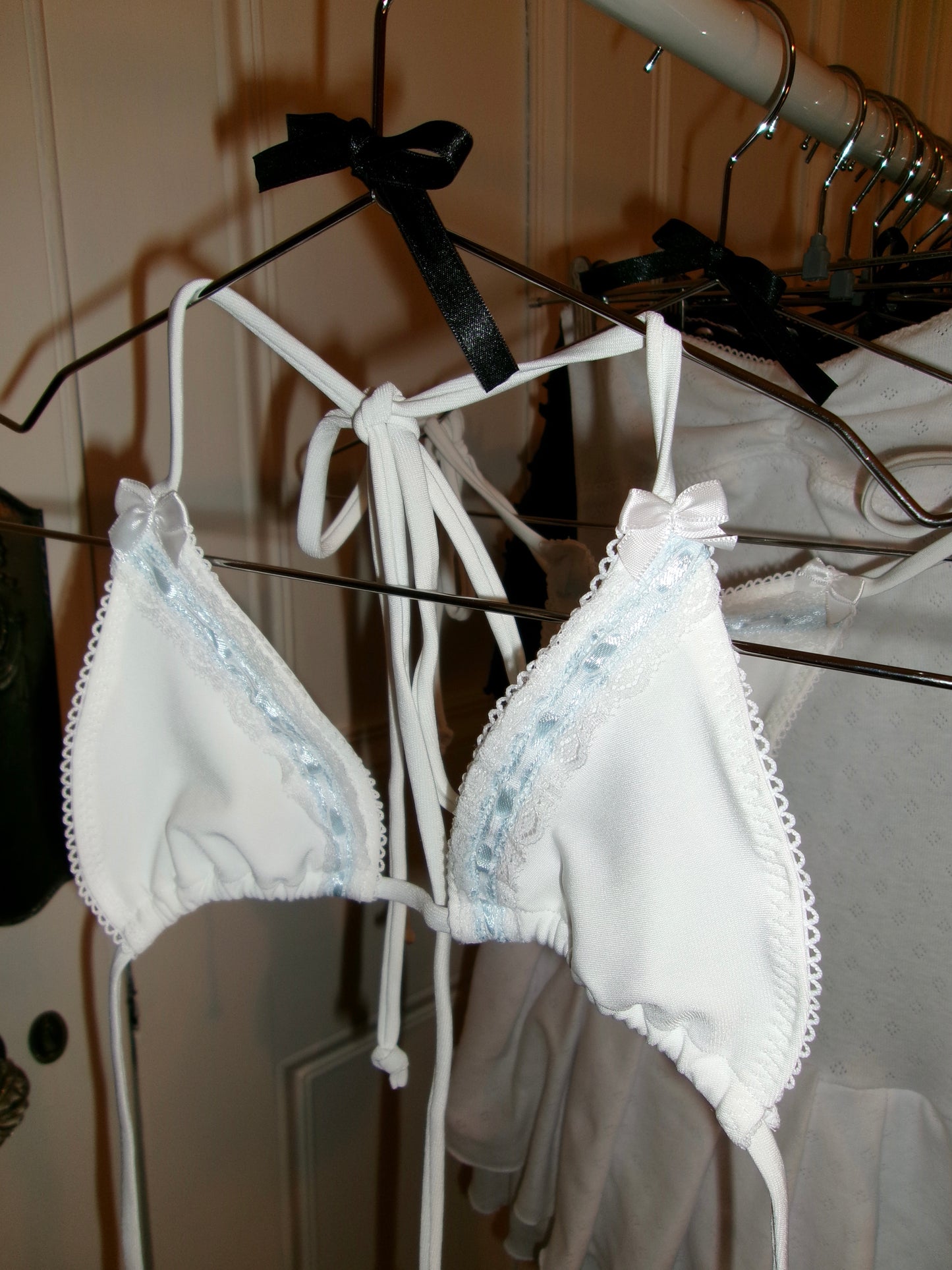 あめ Ame Bikini Top in White and Blue