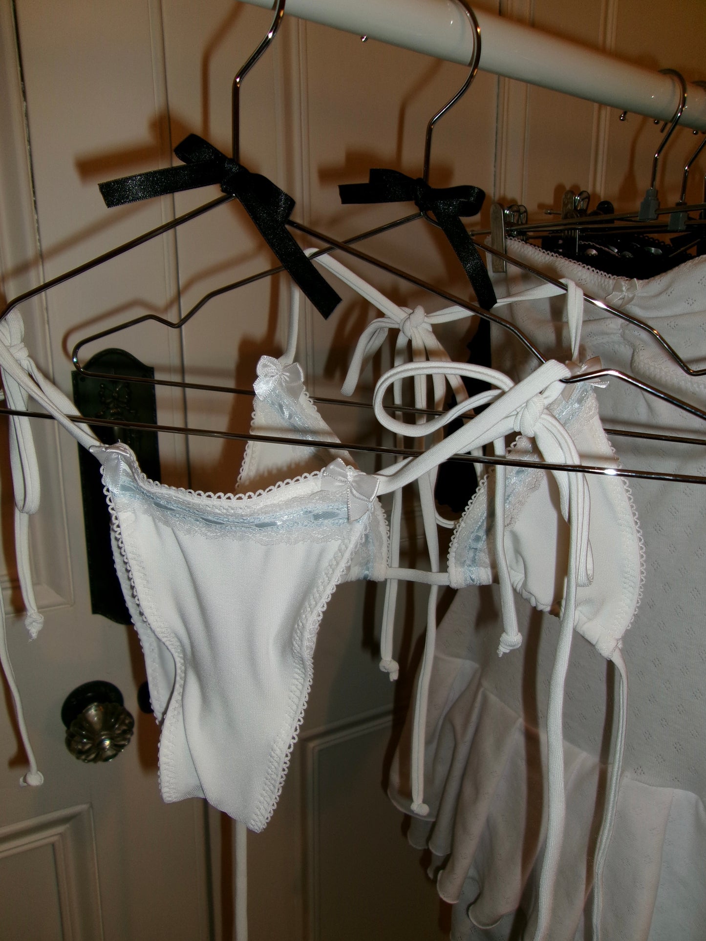 あめ Ame Bikini Bottoms in White and Blue