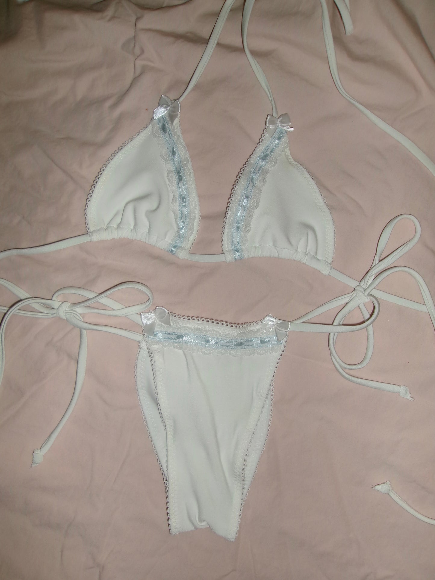 あめ Ame Bikini Top in White and Blue