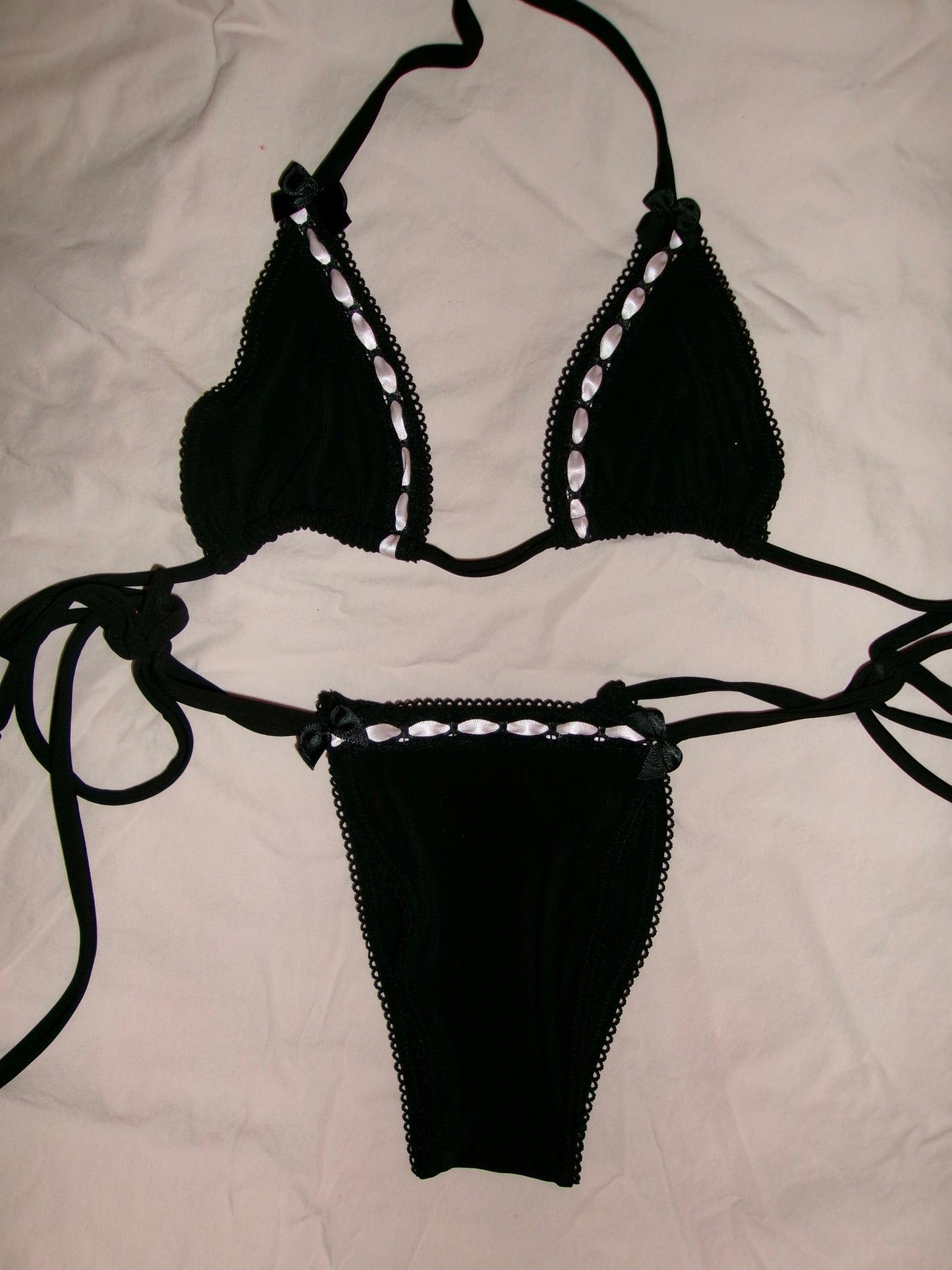 あめ Ame Bikini Bottom in Black and Pink