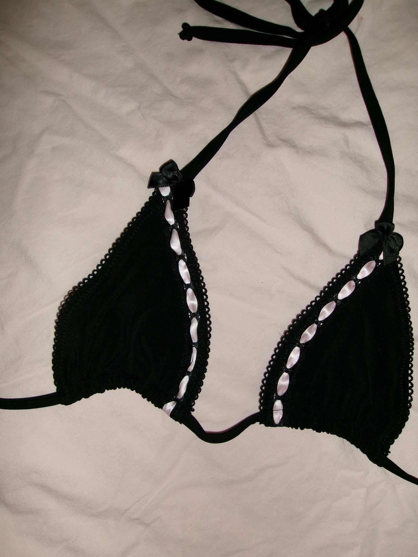 あめ Ame Bikini Top in Black and Pink
