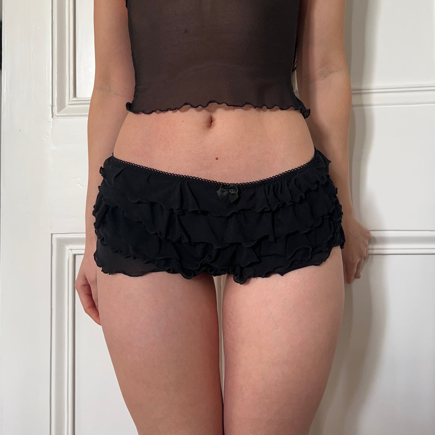 曇り Kumori Shorts in Black