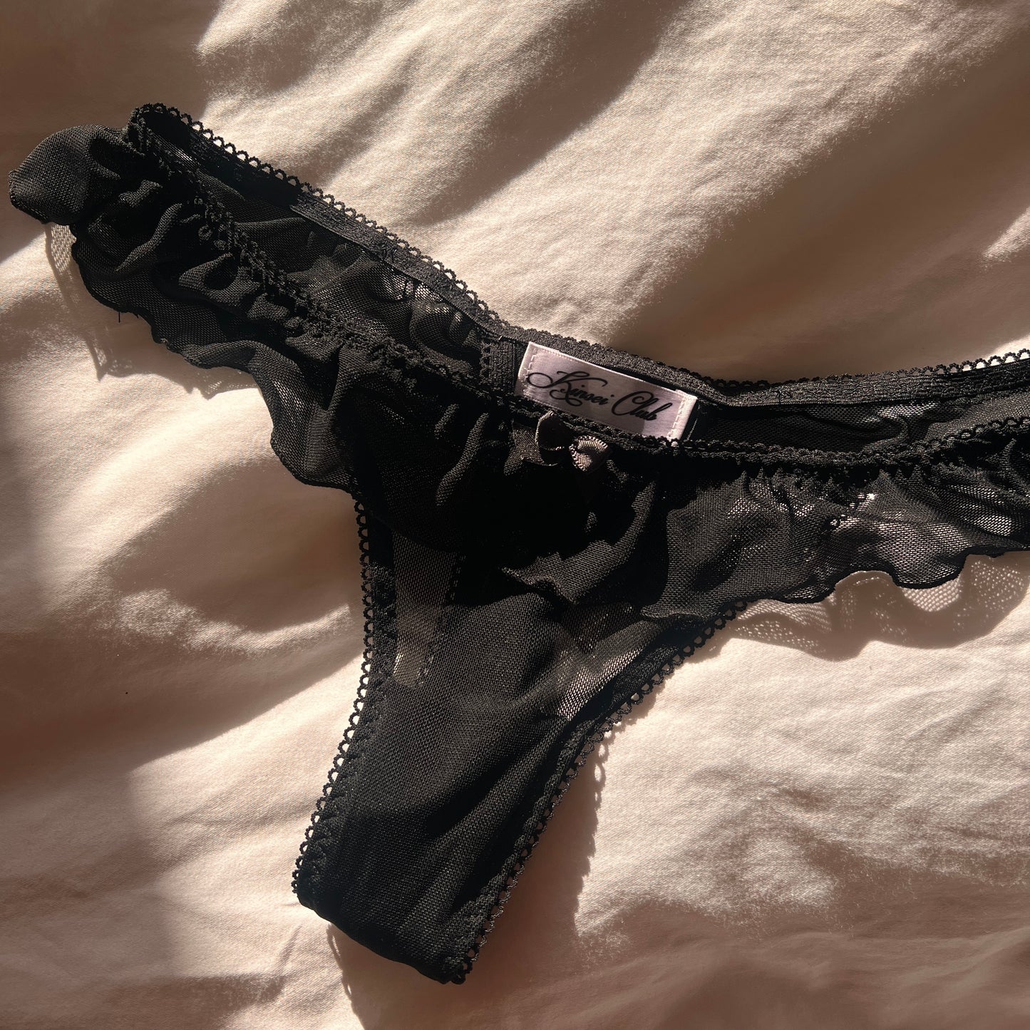 翼 Tsubasa Thong in Black