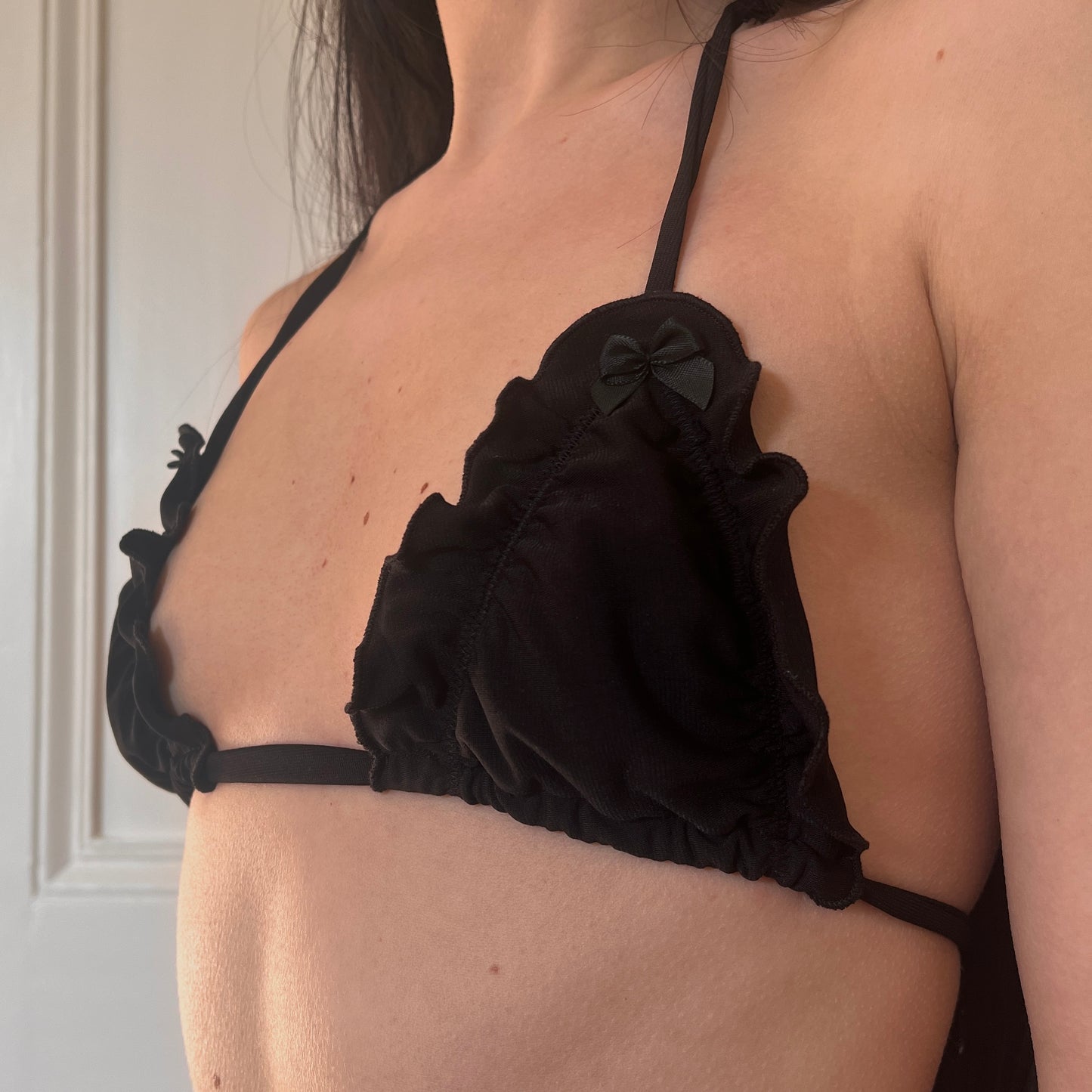 躑躅 Tsutsuji Bikini Top in Black
