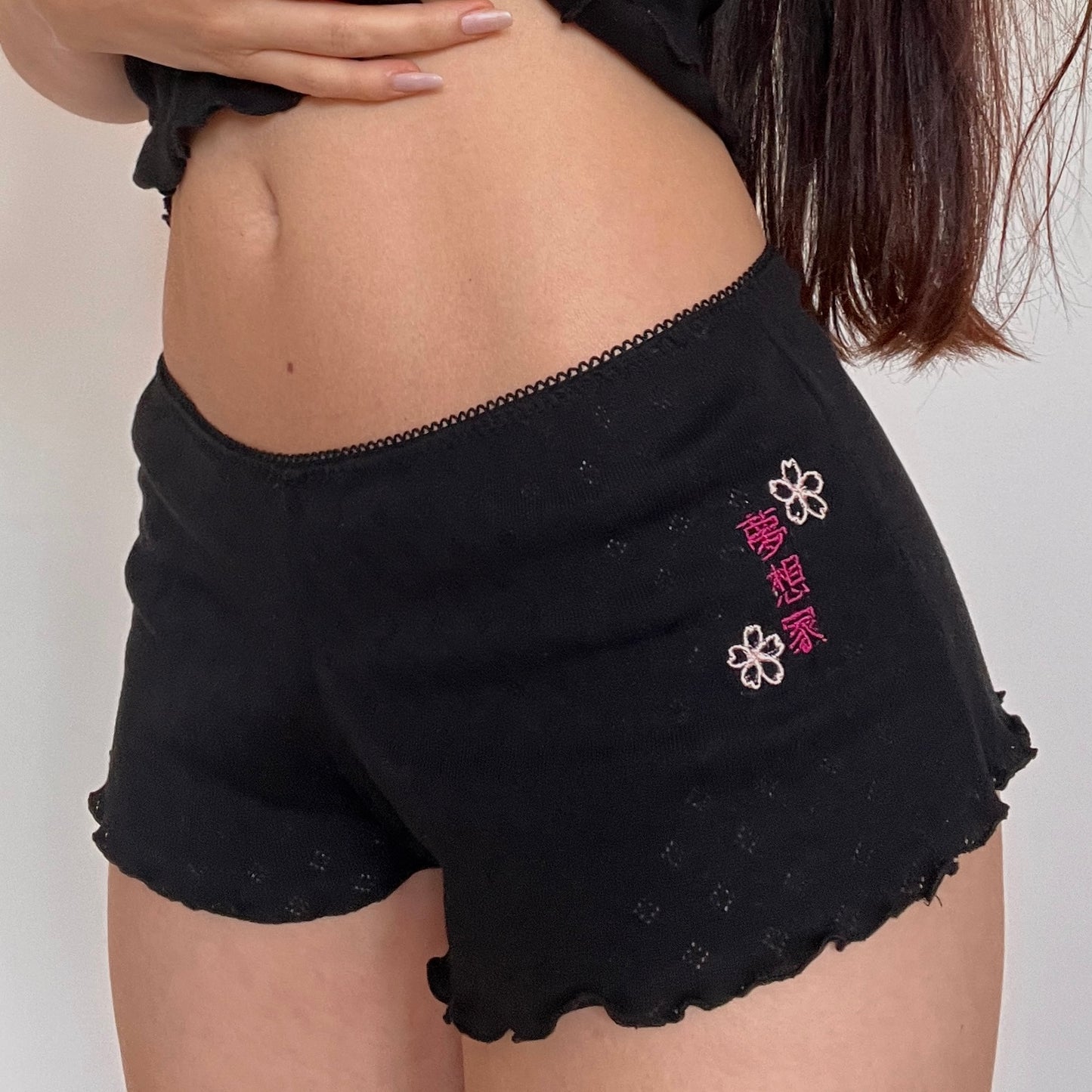 夜桜 Yozakura Embroidered Pointelle Shorts Black