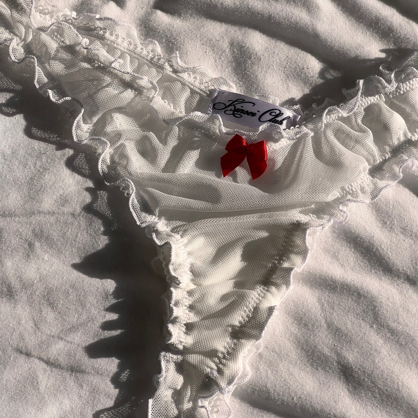 おやすみ Oyasumi Ruffle Thong in White and Red