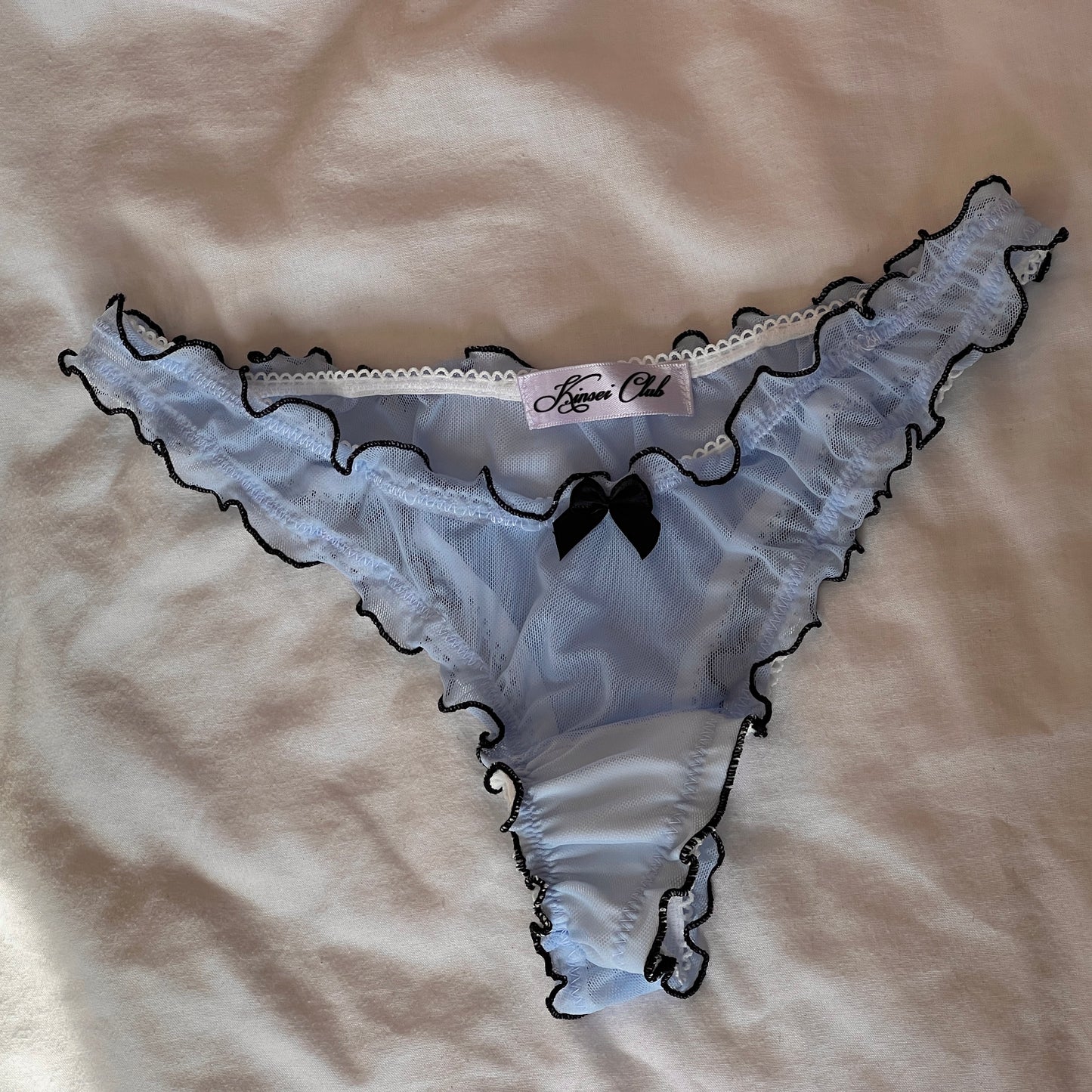 おやすみ Oyasumi Ruffle Thong in Blue and Black