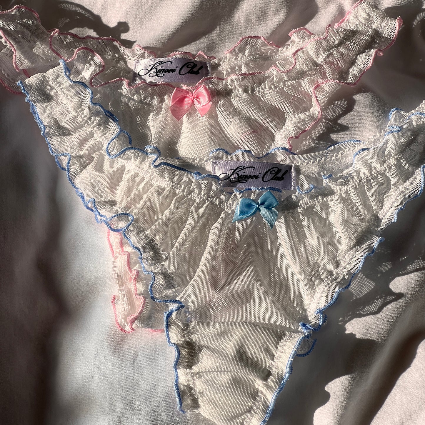 おやすみ Oyasumi Ruffle Thong in White and Blue