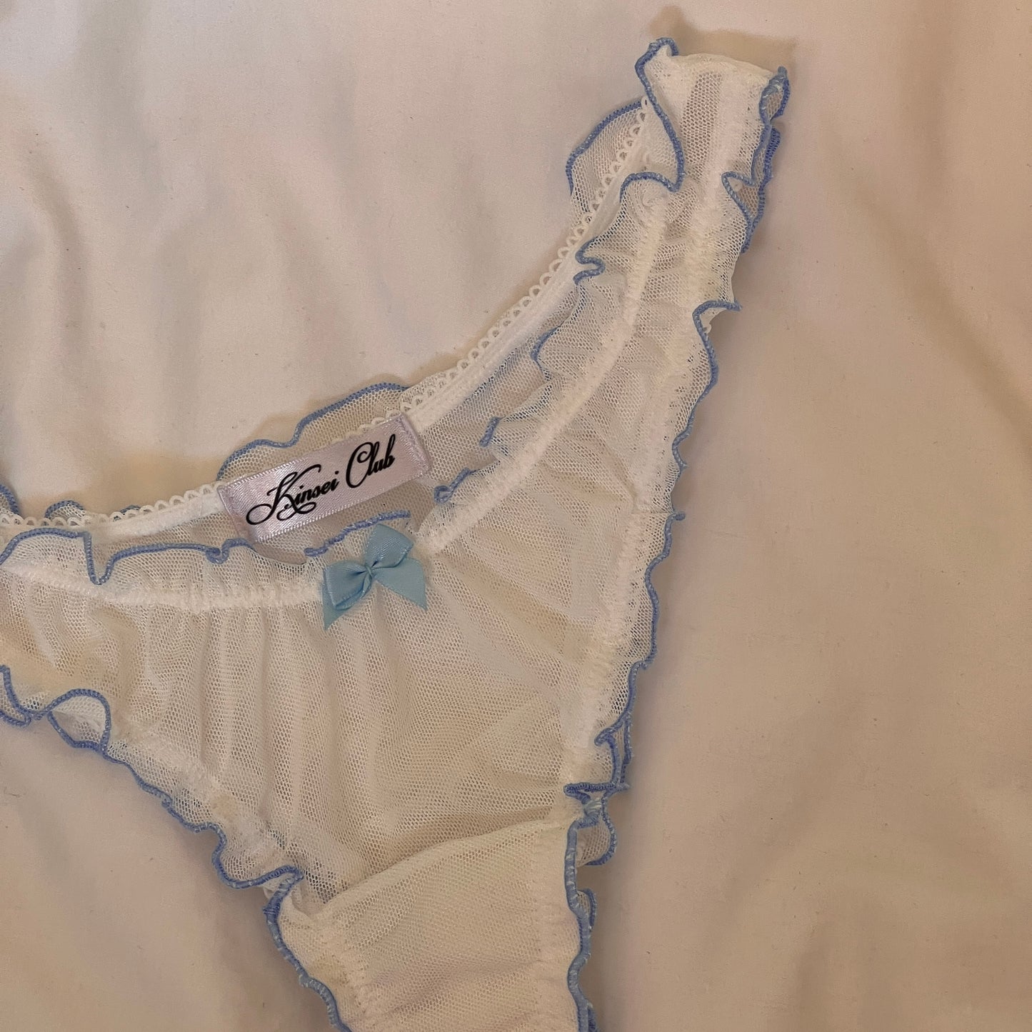 おやすみ Oyasumi Ruffle Thong in White and Blue