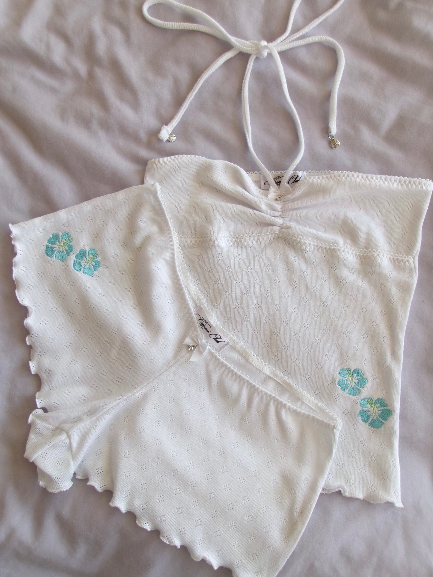 ハイビスカス Hibiscus Cotton Halter in White & Blue
